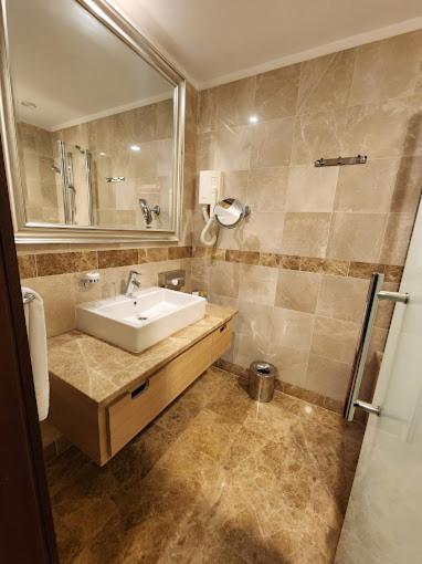 Hotel El Aurassi Isly Bagian luar foto